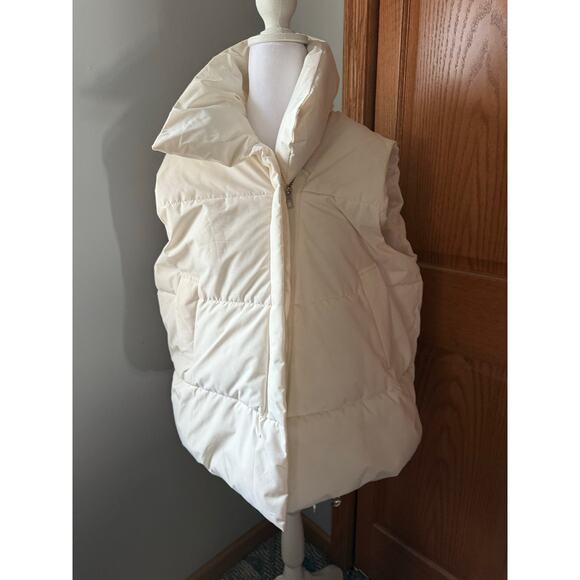 Puffer Vest White - Size Large - Picture 2 of 5